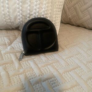 Authentic Telfar Wallet Black with box beautiful
